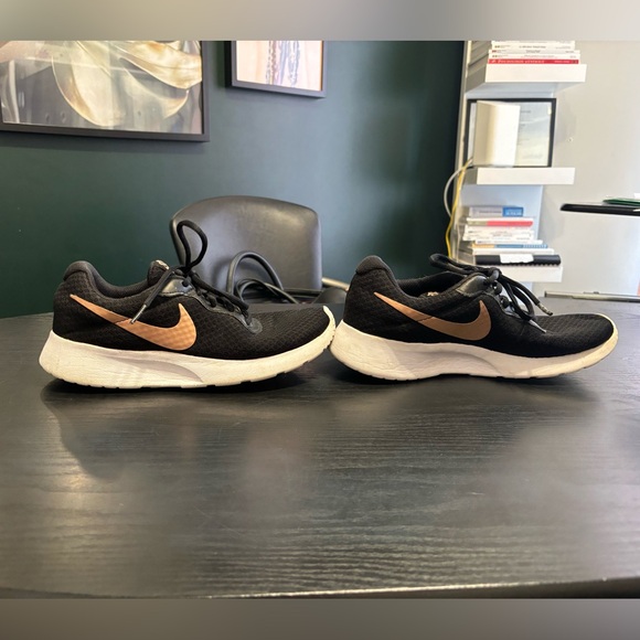 NIKE Tanjun trainers for women - Picture 3 of 6